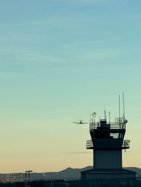 Should Travel Agents Book Flights? GDS Ticketing, Air Consolidators & Service Fees