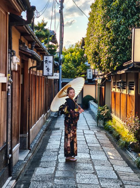 Luxury Travel Advisor Designing VIP Kyoto Traditional Ryokan and Cultural Experience