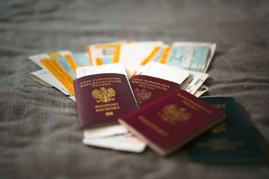 The Travel Institute (CTA/CTC) vs. TravelTraining.com: Modern Sales Funnels vs. Legacy Textbooks